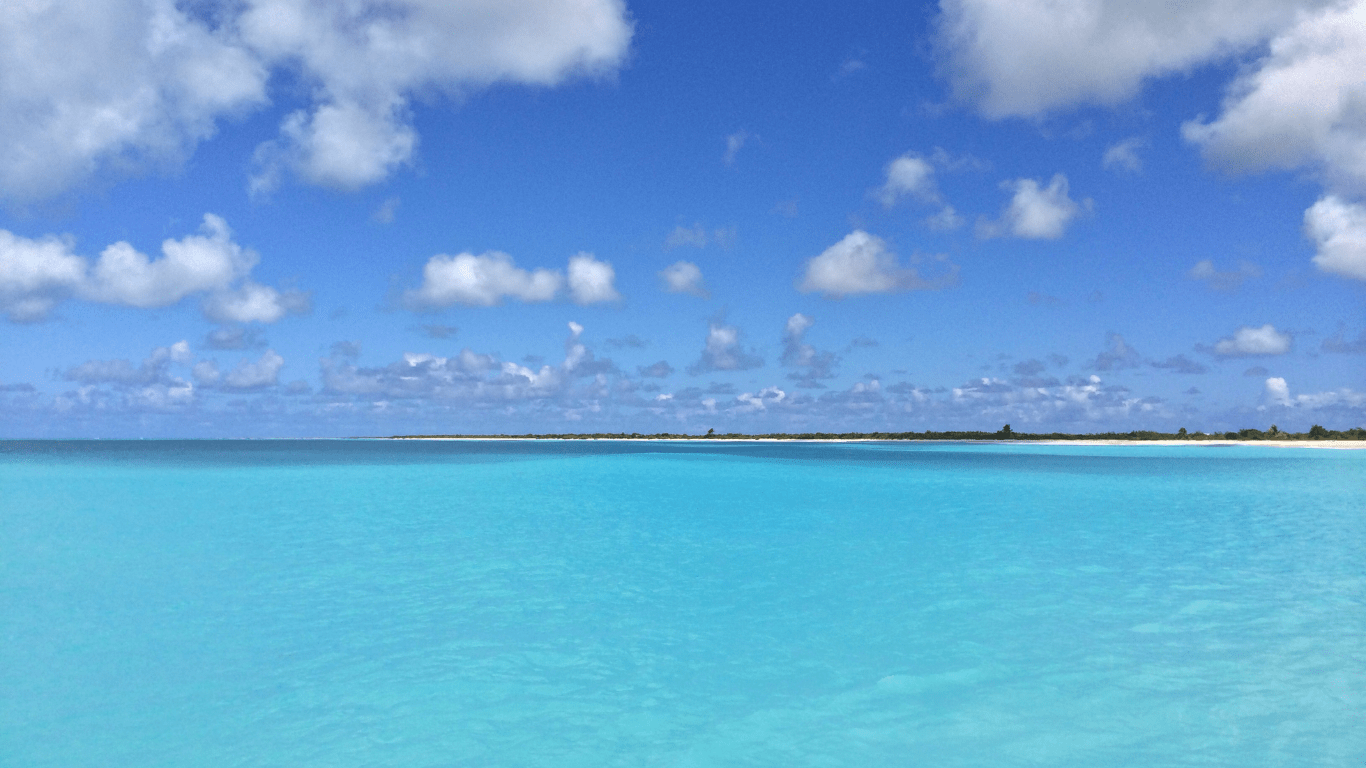 A picture of vast water.